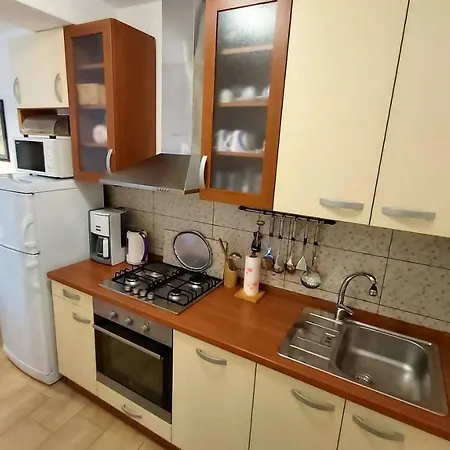 Apartment Mario Omis